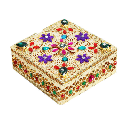 Ruggedly Constructed Eye Catching Look Square Designer Jewellery Box