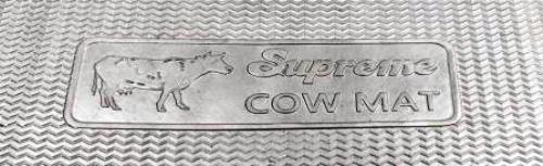 Black Smooth Finish Anti Slip Comfortable Cow Mat