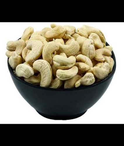 Blanched Light Cream Curved Cashews Nuts Packed in Pouch and PP Bag