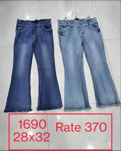 Blue Good Stitching And Fitting Comfortable Ladies Plain Bell Bottom Jeans For Daily Wear