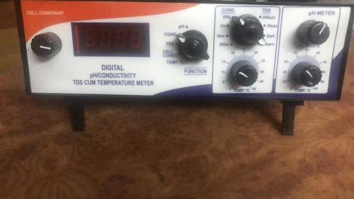 डिजिटल पीएच कंडक्टिविटी और तापमान मीटर