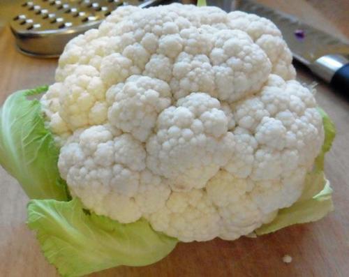 Good For Health Pesticide Free No Artificial Flavour Rich In Taste Fresh Cauliflower