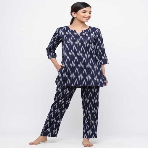 Cotton Skin Friendly Blue Color 3/4 Sleeves Printed Pattern Ladies Night Suits