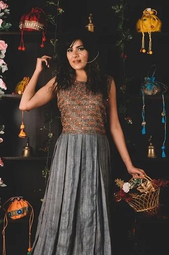 Metallic Grey Vanya Ladies Party Wear Hand Embroidered Sleeveless Handwoven Tussar Ghicha Silk Gown