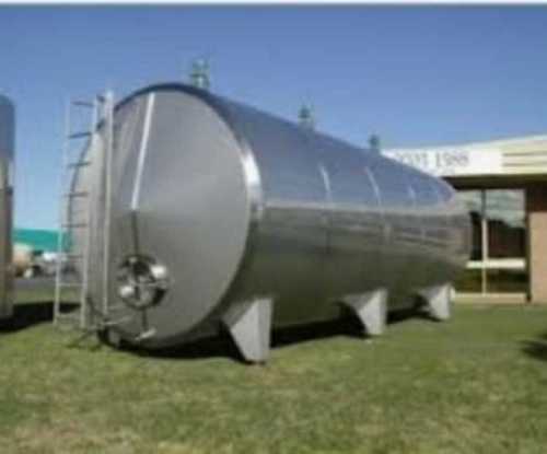 Surface Coated Vertical Shape Stainless Steel Milk Storage Tank, 500-1000L Capacity: 500-1000 Liter/Day