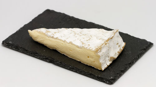 No Side Effect Hygienic Prepared Mouthwatering Taste Salty And Tasty White Brie Cheese