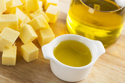 Common Supreme Quality Home Fresh Butter Oil With Mild Fragrance And High Nutritious Value