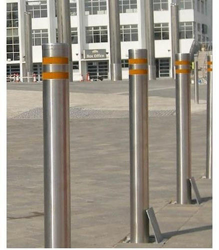 Easy To Use Security Bollards For Traffic Control With 3 Feet Height And Stainless Steel Material