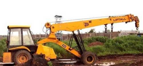 निर्माण के लिए हाई परफॉर्मेंस ब्लैक एंड येलो कलर जेसीबी क्रेन, 15-25 टन