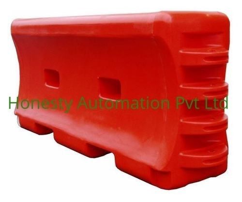 Water Filled Road Barrier For Road Safety With Plastic Material And Dimension 1500(L) x 400(W) x 1000(H) mm