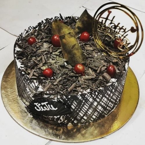 Rich Aroma Mouthwatering Taste Black Forest Chocolate Birthday Cake (1 Kg) Shelf Life: 24 Hours