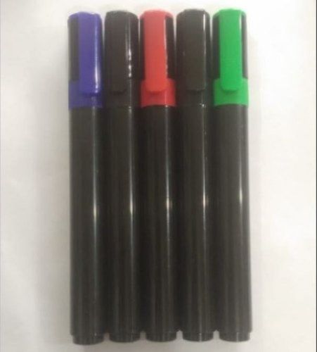 Plastic Easy To Hold Light Weight Easy To Use Black Smooth Writing Permanent Marker Pen