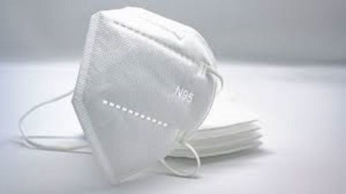 Breathable And Non Woven White Color KN 95 Face Mask With 5 Layers 