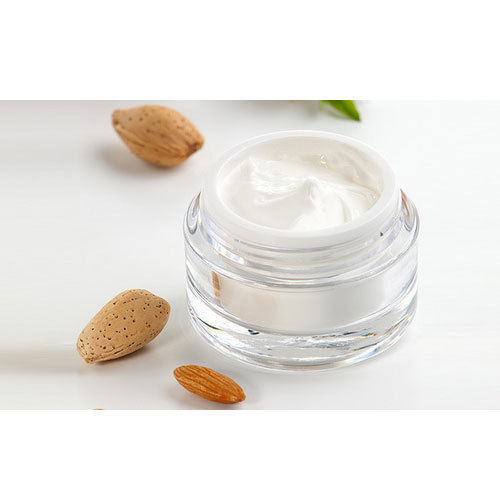 Good For Skin Keep Skin Soft Non Harmful Herbal Anti Pigmentation Face Cream Color Code: White