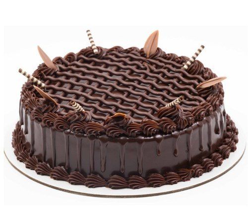 Hygienic Prepared Mouthwatering Taste Round Shape Dark Chocolate Cream Cake Pack Size: 10 X 10 X 5