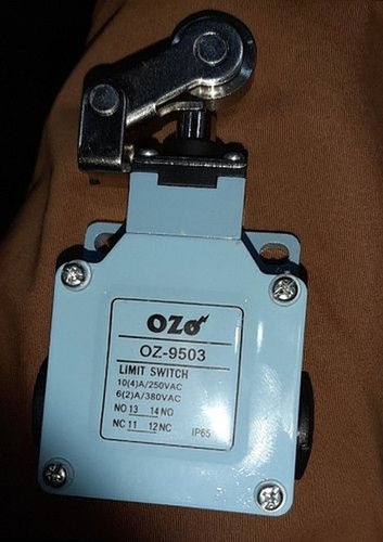 Multi Color Ozo Lever Limit Switch With 250 V Ac Voltage And Both Switch Configuration