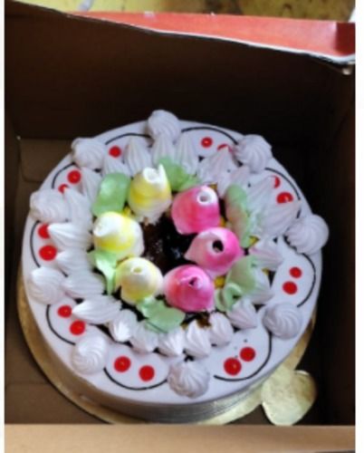Hygienic Prepared Fresh And Delicious Flower Design Vanilla Cake (1 Kg)