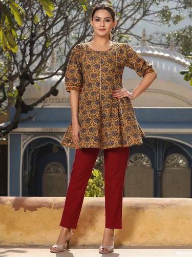 Summer Ladies Elbow Puffed Sleeves Casual Mustard Kali Printed Top Top With Gota Lace