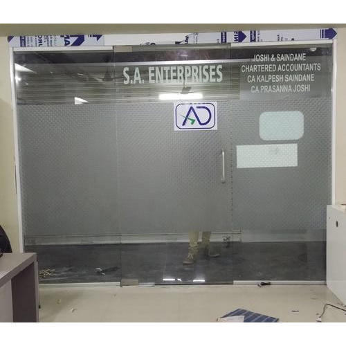 Machine Made 12Mm Scratch-Resistant Rectangular Transparent Glass Office Partition