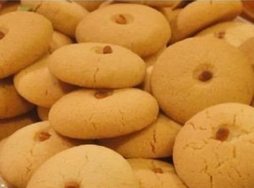 Round Shaped Bakery Biscuits With Crispy And Sweet Delicious Taste And 39Mg Fats Additional Ingredient: Flour