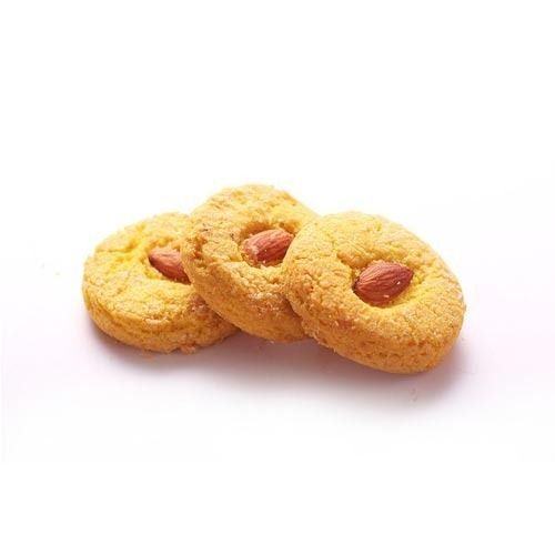 Crispy And Rich Taste Roun Almond Cookies With High Nutritious Value Fat Content (%): 1 Grams (G)