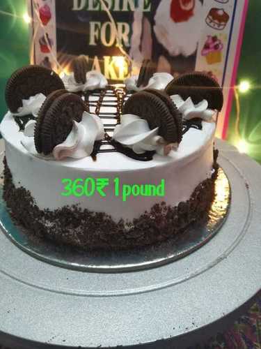 Chocolate Cake With Oreo Biscuit Design And 0.3gram Fat Only, 500 Gram 