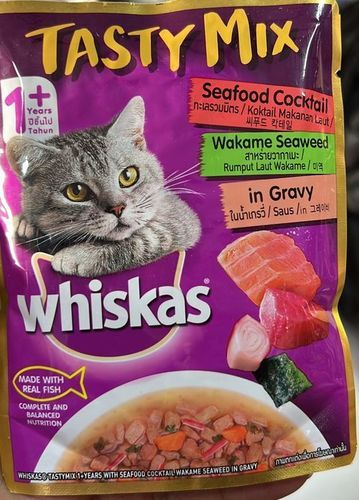 Healthy And Tasty Mix Tuna Kanikama And Carrot In Gravy Cat Dish