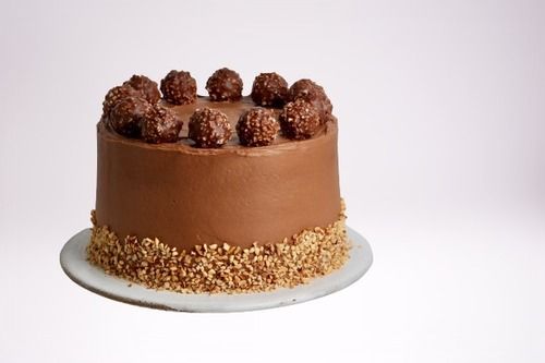 1kg Fresh Delicious Farrero Rocher Smooth Chocolate Cake With Irresistible Taste