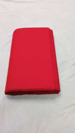  100 मीटर लंबा लाल रंग एंटी श्रिंकेज स्किन फ्रेंडली प्लेन कॉटन पॉप्लिन फैब्रिक
