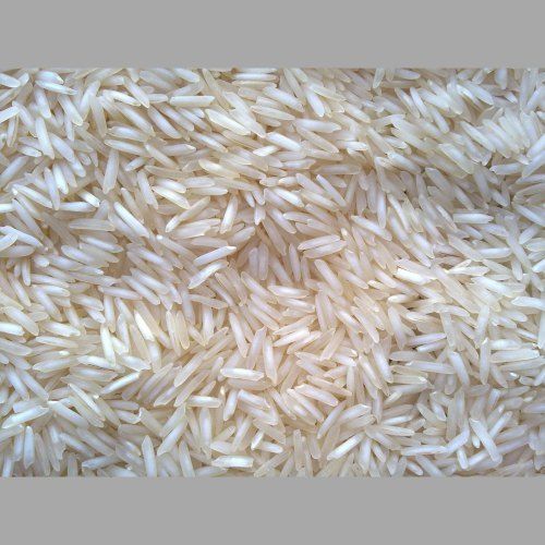  स्वादिष्ट बिरयानी पकाने के लिए इस्तेमाल किया जाने वाला प्रीमियम और उच्च गुणवत्ता वाला सफेद और लंबे दाने वाला बासमती चावल 