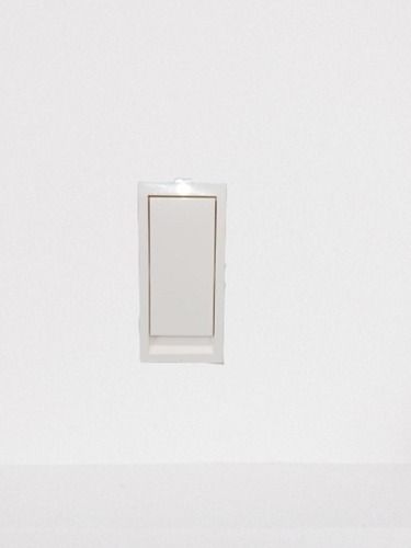 Plastic Sturdy Construction Shock Proof 10A One Way White Electrical Switch For Home And Office