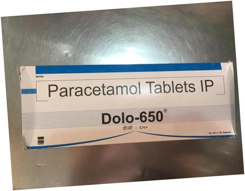 10 टैब का पैक, डोल-650 पेरासिटामोल टैबलेट आईपी दर्द और बुखार से राहत देने में मदद करता है