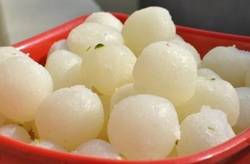 Light Sugar White Round Soft Sweet And Tasty Rasgulla For Desert With 4 Days Shelf Life