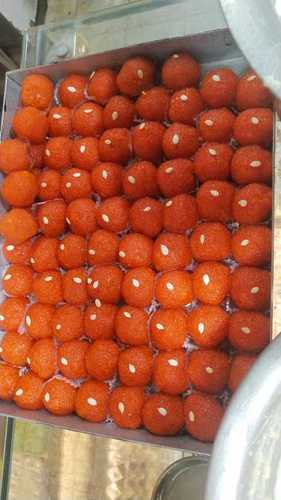 1 Kg Sweet Soft Besan Boondi Laddu For Desert With Round Shape And 4 Days Shelf Life