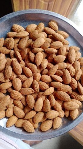 100% Natural Pure California Almonds With 6% Moisture And 6 Months Shelf Life