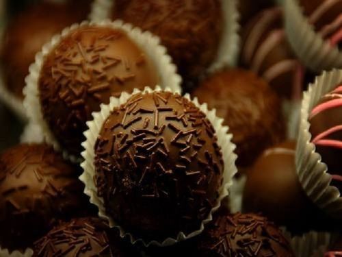 Ball Shape Brown Color Dark Chocolate Truffle for Festival Gifting Purpose