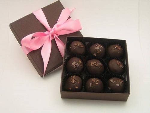 Nutrition Filled Delicious Dark Chocolate With Brown Color Gift Packing Box Ingredients: Cacao