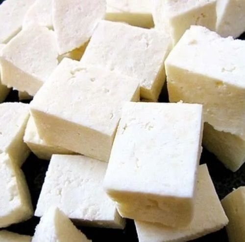 100% Pure And Natural Cow Milk Fresh Paneer With Energy From Fat.kcal 225