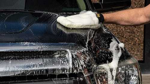 Liquid Form White Color Car Wash Detergent Gives High Shine