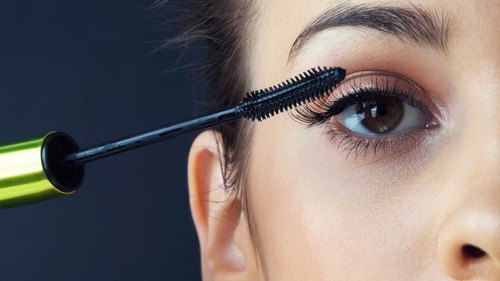 Liquid Type Black Color Eye Mascara With Fast Drying And Smudge Free Properties Ingredients: Chemicals
