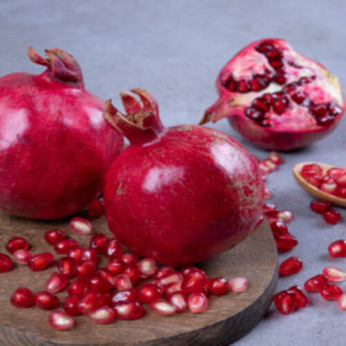 Juicy Delicious Healthy Natural Taste Chemical Free Red Organic Fresh Pomegranate Origin: India