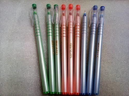 Multi Color Blue Use And Throw Plastic Ball Pen, For Writing Purpose Dip Pen Ink