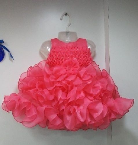 Modern Look Pink Color Sleeveless Party And Casual Wear Girls Kids Frock Decoration Material: Cloths