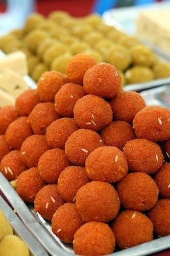 Red Colour Traditional Yummy And Delicious Taste Fresh Laddu 1 Kg With 1 Days Shelf Life