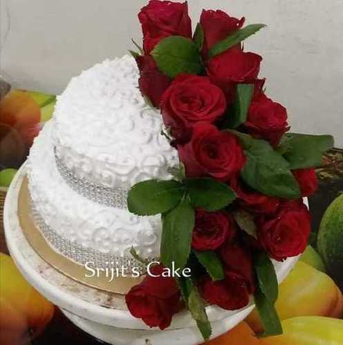  Fresh And Sweet Taste 3 Tier Vanilla Cake With Red Rose And Green Leaf Design Fat Contains (%): 2.5-5.1 Grams (G)