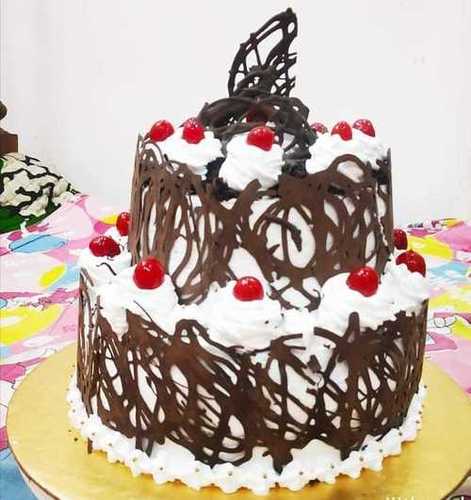  Fresh And Sweet Taste Round Black Forest Cake With Cherry And Cream Toppings