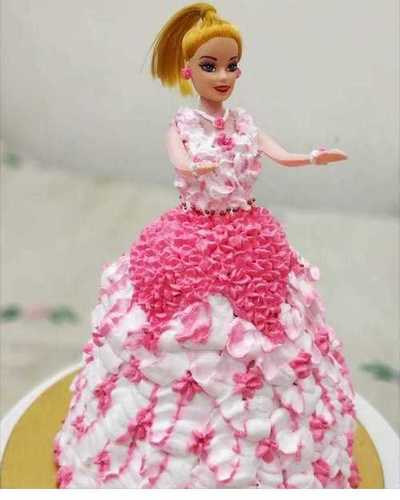 Vanilla Strawberry Designer Dress Doll Cake, 24x7 Home delivery of Cake in  ANDHERI WEST, Mumbai