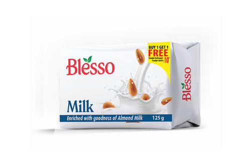 पौष्टिक और मुलायम त्वचा के लिए Blesso 100% हर्बल बादाम मिल्क बाथ सोप, 125 ग्राम