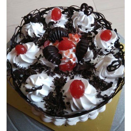 Delicious Round Shape Black Forest Eggless Cake For Birthday Anniversary  Fat Contains (%): 30-40 Percentage ( % )