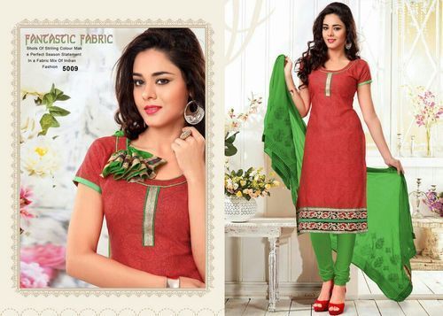 Round Neck Half Sleeve Cotton Red Color Kurti For Daily Use Decoration Material: Laces